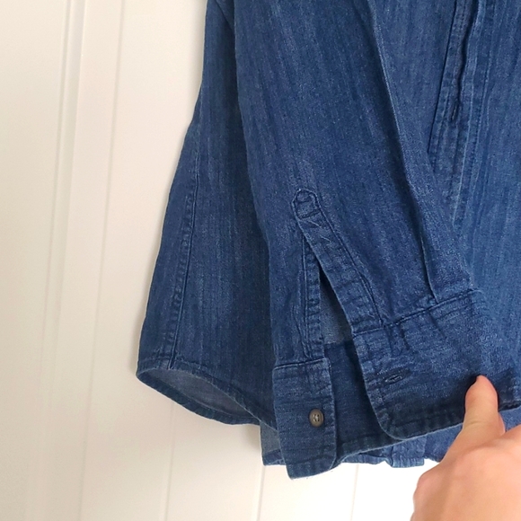 GAP Boyfriend Fit Jean Shirt (Large) - Picture 5 of 8